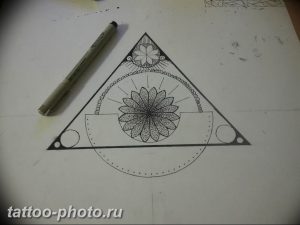 фото тату треугольник с кругом 11.12.2018 №052 - triangle with - tattoo-photo.ru